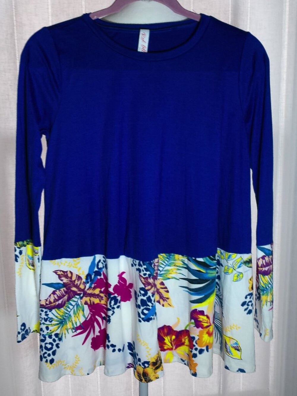 RED LOLLY Lg Slve Scoop Neck Royal Blue Color Blocked w/White Floral Blouse M